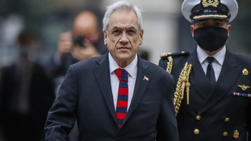 Presidente Sebastián Piñera ingresando a La Moneda