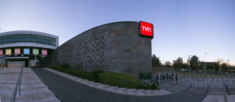 TVN desmiente a Tomás Mosciatti: “No estamos negociando ninguna compra de ninguna señal de radio”