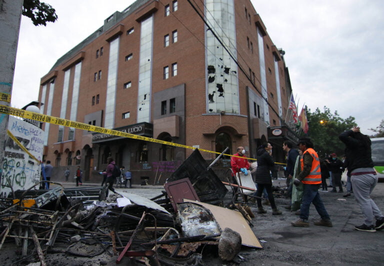 El rotundo argumento de jueza que se opuso a condenas en caso Hotel Principado: “La prueba no da cuenta de manera fehaciente que se trate de bombas molotov”