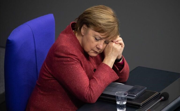 VIDEO| Ángela Merkel: “Si (mantener abiertos los establecimientos) significa pagar un precio diario de 590 muertos, no es algo aceptable”