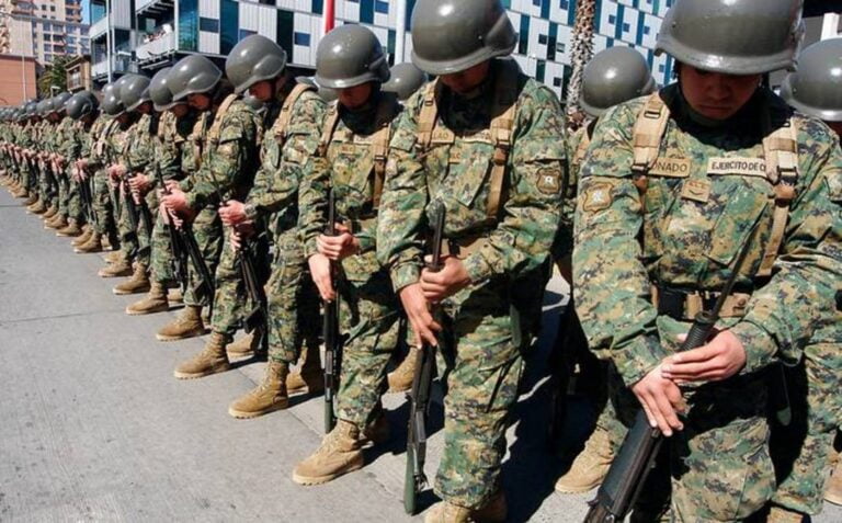 “Valientes soldados”: Cronología de los fraudes económicos y abusos cometidos por el Ejército chileno