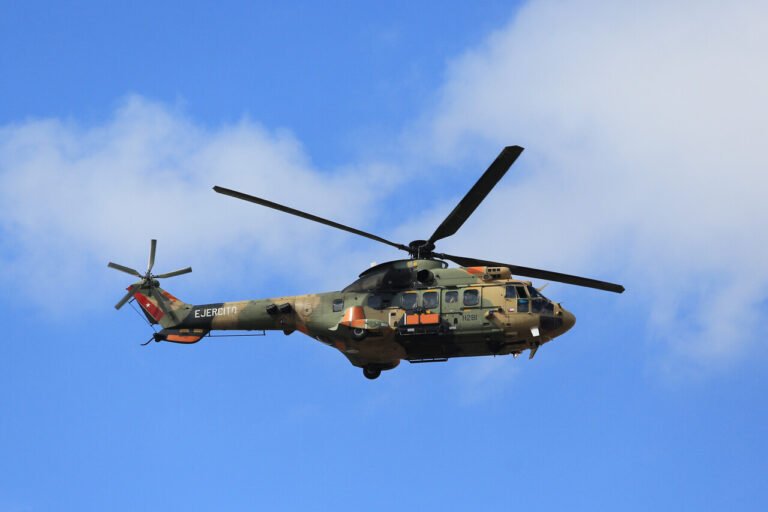 Consejo de Defensa del Estado presentó querella por sobreprecios en compras de helicópteros para el Ejército