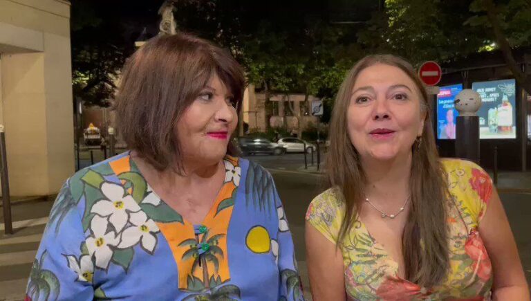 VIDEO| “Queremos poner fin a esa época oscura”: Emotivo video de Carmen Gloria Quintana y María Paz Santibáñez por el Apruebo
