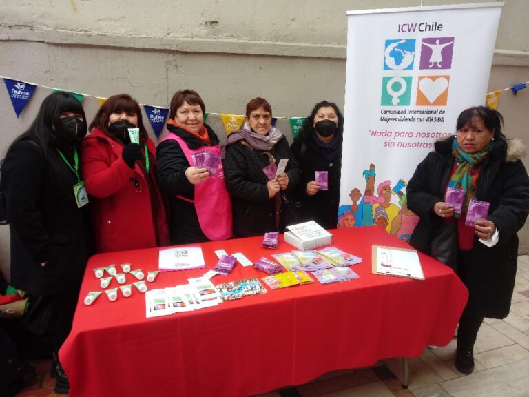 Día del Condón Vaginal: Trabajadoras sexuales y mujeres viviendo con VIH advierten “conocimiento y uso acotado” en Chile