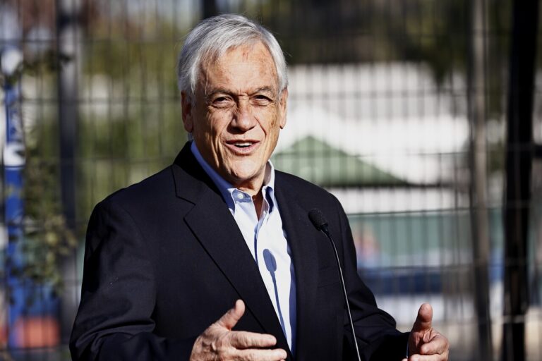 Piñera, el mediocre que quiere cambiar su nefasto rol en la historia