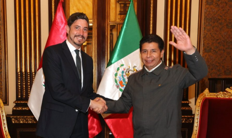 Perú expulsa a embajador de México por otorgar asilo a la familia de Pedro Castillo