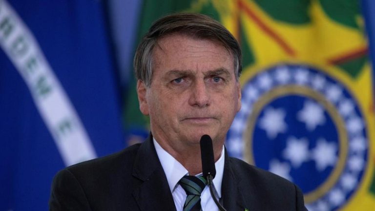 Dos casos distintos acercan a Bolsonaro a la cárcel por corrupción e intento de golpe