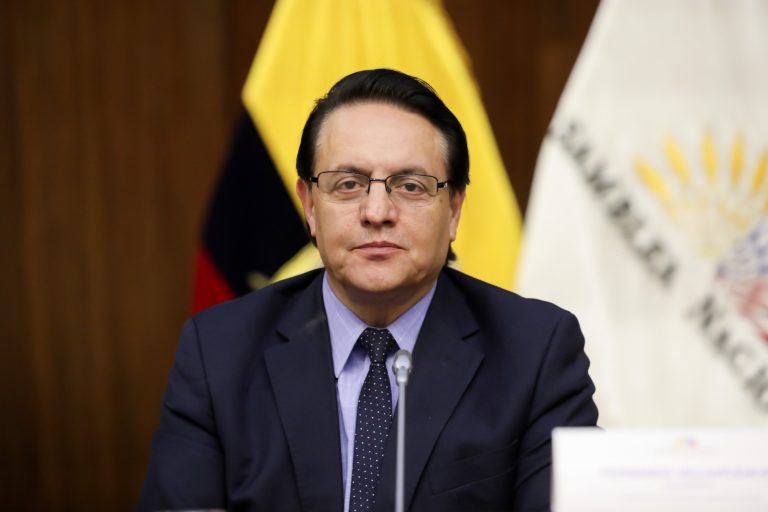 Candidato presidencial es asesinado a pocos días de las elecciones en Ecuador